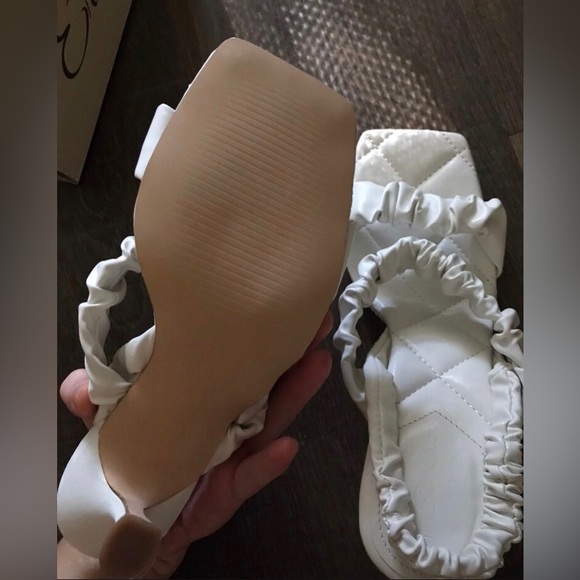 Heels - Picture 2 of 4